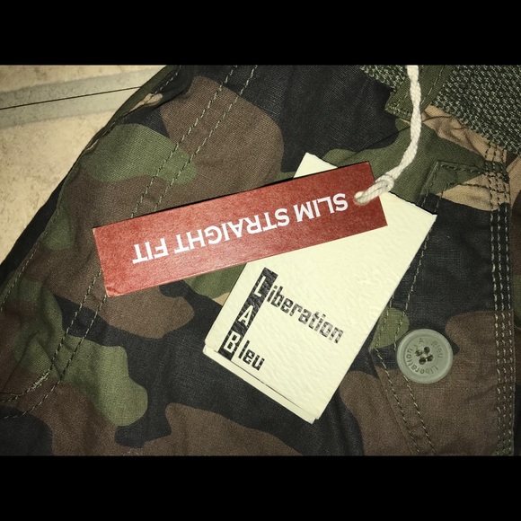 ⭐️3 for $20 Sale‼️ Camo Cargo Pants NWT LAST ONE❗️ - Picture 2 of 3